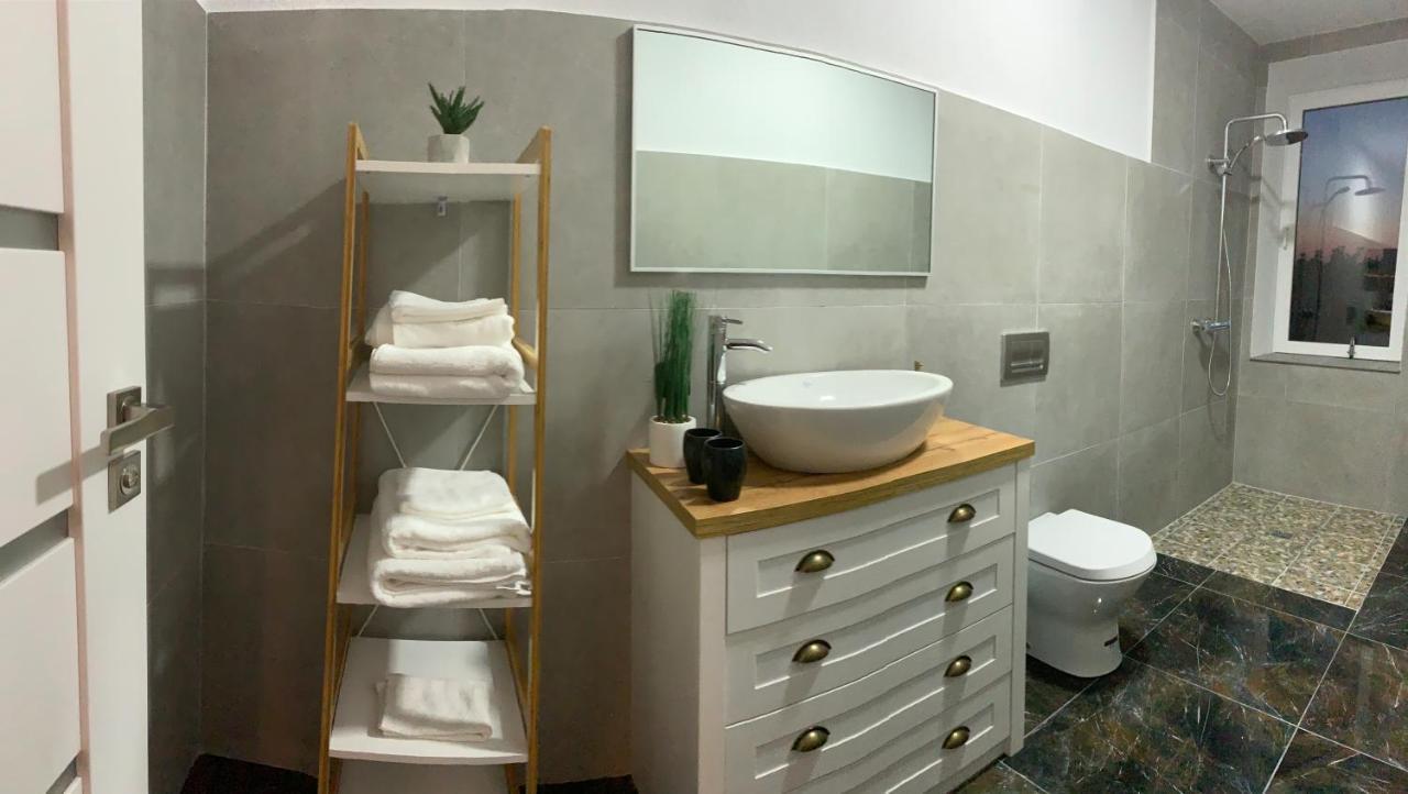Style Hotel Ungheni Targ Exterior foto